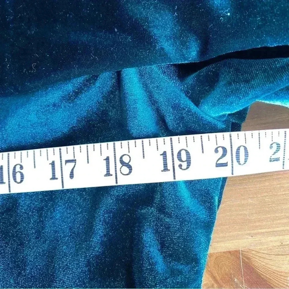 Betsey Johnson Emerald Green Velvet Wrap Dress Size 14 - Picture 3 of 7